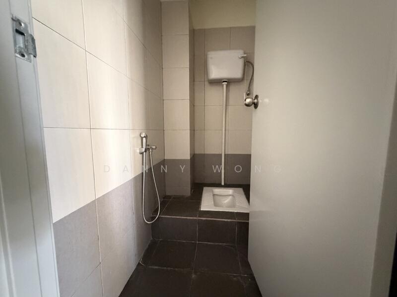 Factory for Rent in Saujana Rawang (Rawang) - Danny Wong - Bathroom - PropertyGuru.com.my
