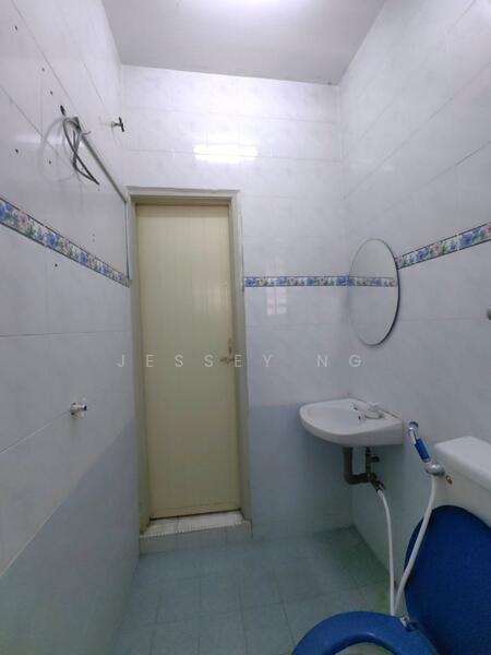 Taman Bercham utama untuk Untuk Dijual - RM 450,000, Mac 2026 - Bathroom - PropertyGuru.com.my