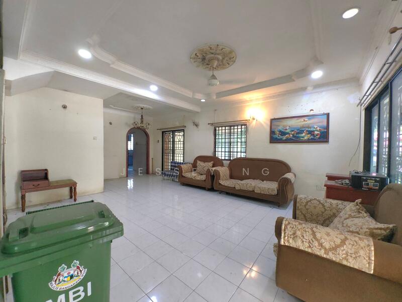 Taman Bercham utama untuk Untuk Dijual - RM 450,000, Mac 2026 - Living Room - PropertyGuru.com.my