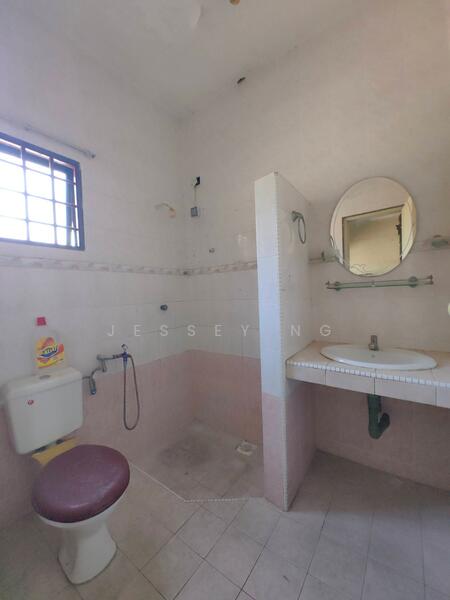 Taman Bercham utama untuk Untuk Dijual - RM 450,000, Mac 2026 - Bathroom - PropertyGuru.com.my