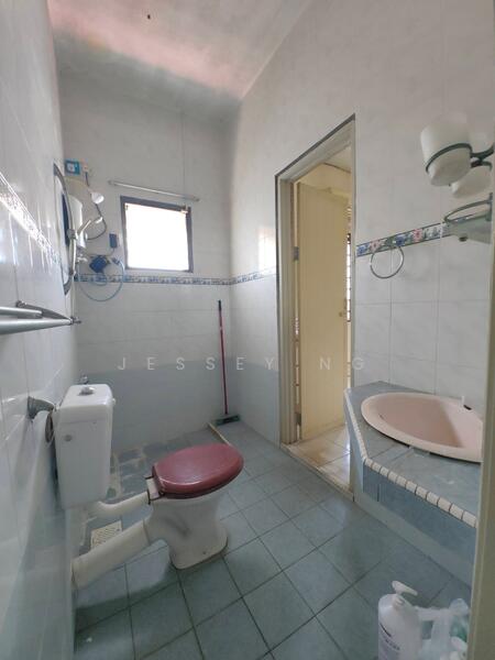 Taman Bercham utama untuk Untuk Dijual - RM 450,000, Mac 2026 - Bathroom - PropertyGuru.com.my