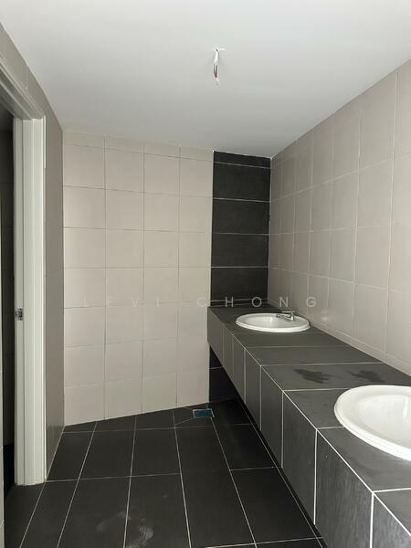 Shop / Office untuk Disewa di Taman Fair Park (Ipoh) - Levi Chong - Bathroom - PropertyGuru.com.my