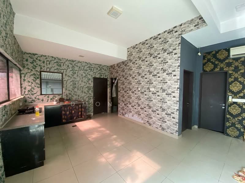 Rumah Teres untuk Dijual di Prima Selayang (Selayang) - Edmond Loke - Kitchen - PropertyGuru.com.my