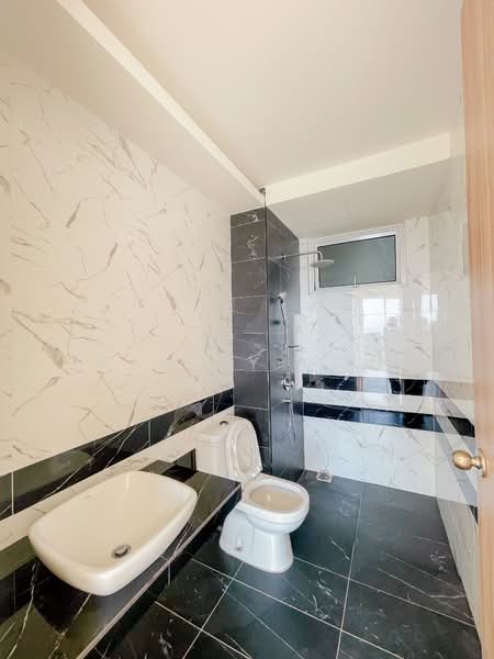 Condominium for Sale at QuayWest Residence - Ashley Goo - Bathroom - PropertyGuru.com.my