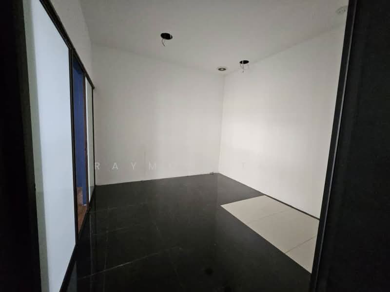 Shop for Rent in PJU 8, Damansara Perdana (Petaling Jaya) - Raymond Tan - Interior - PropertyGuru.com.my