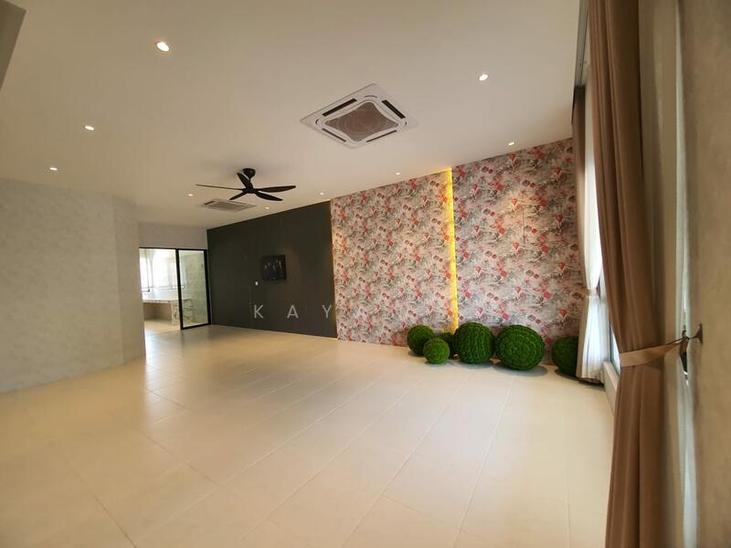 Cluster House for Sale in Bandar Seri Botani (Ipoh) - Kayan . - Living Room - PropertyGuru.com.my