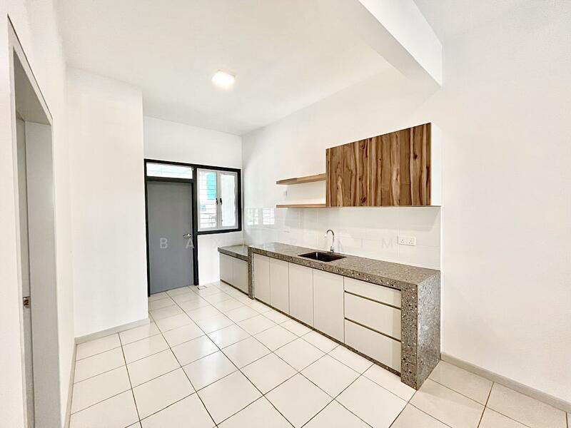 Serenia City untuk Untuk Disewa - RM 1,699 /bulan, Feb 2026 - Kitchen - PropertyGuru.com.my