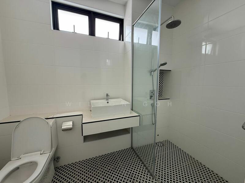 Rumah Berkembar untuk Dijual di Bandar Cassia (Batu Kawan) - Wilson Goh - Bathroom - PropertyGuru.com.my