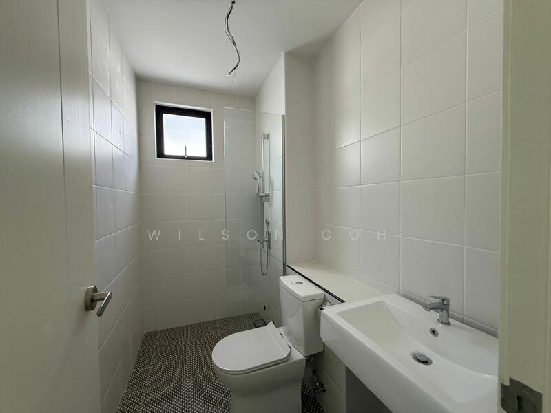 Rumah Berkembar untuk Dijual di Bandar Cassia (Batu Kawan) - Wilson Goh - Bathroom - PropertyGuru.com.my