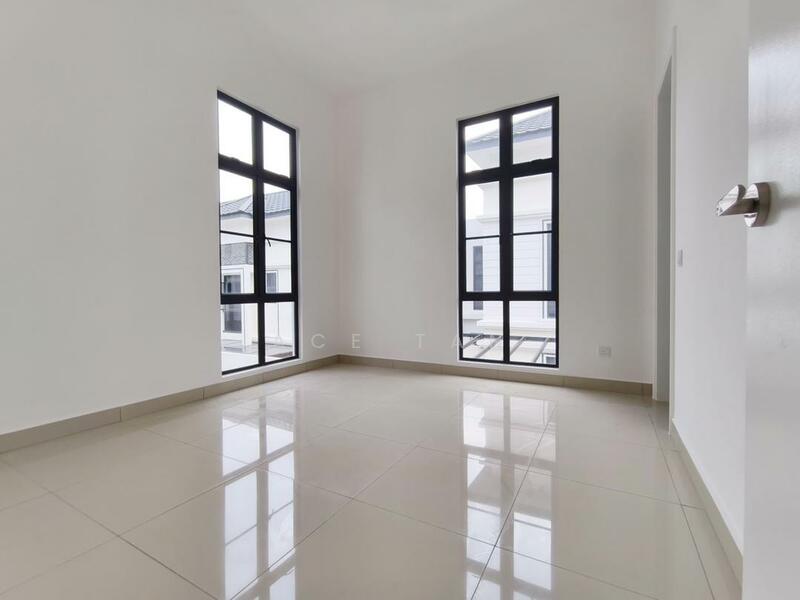 Rumah Kluster untuk Dijual di Setia Tropika (Johor Bahru) - Ace Tan - Bedroom - PropertyGuru.com.my