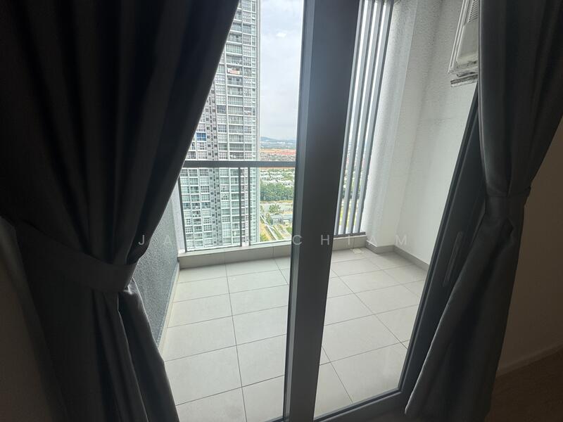Kondominium untuk Disewa di Lakefront Residence - Jason Chiam - Balcony - PropertyGuru.com.my