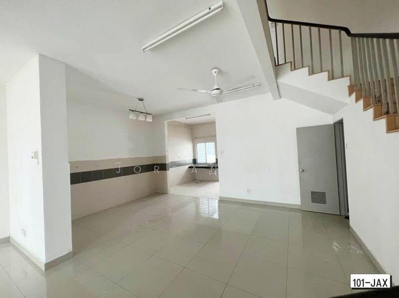 2-storey Terraced House for Sale in Bandar Bukit Raja (Klang) - Jordan Ng - Living Room - PropertyGuru.com.my