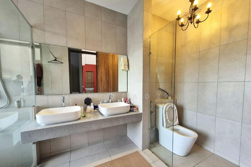 Semi-Detached House for Sale in Elmina (Shah Alam) - Mohd Fadzli - Bathroom - PropertyGuru.com.my