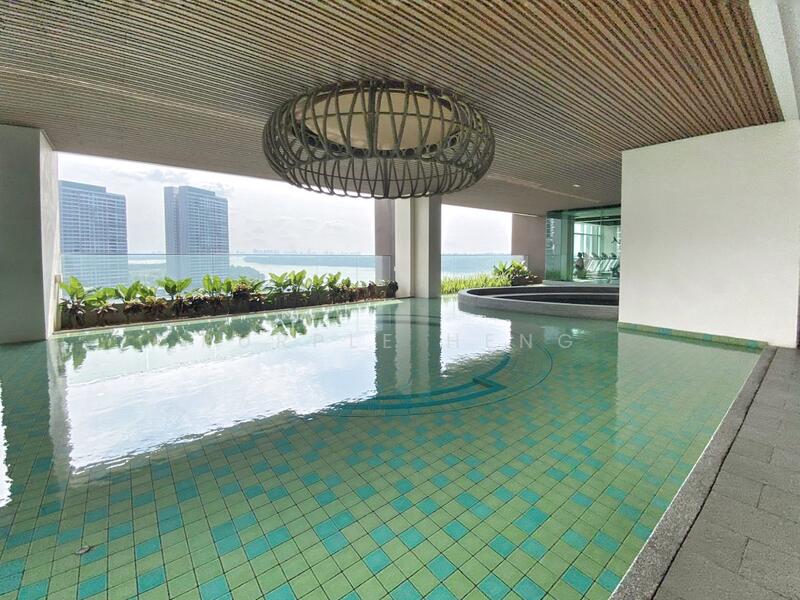 Puteri Cove Residences untuk Untuk Disewa - RM 2,900 /bulan, Mac 2026 - Pool - PropertyGuru.com.my