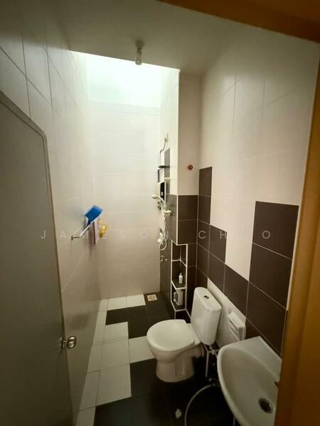 Taman Setia Indah untuk Untuk Dijual - RM 750,000, Apr 2026 - Bathroom - PropertyGuru.com.my