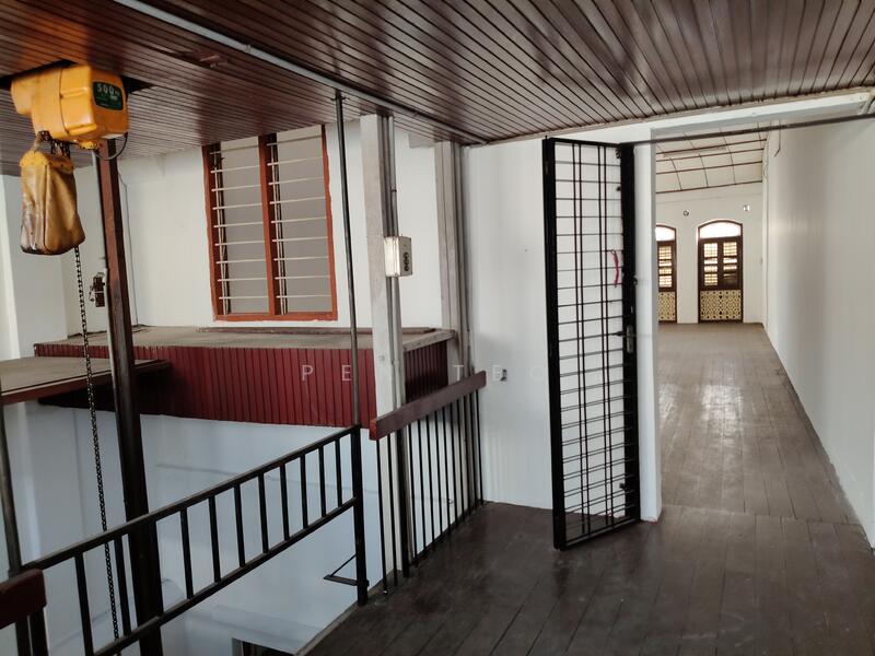 First Floor Back Part