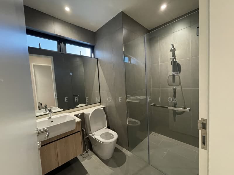 Servis Apartment untuk Disewa di 10 Stonor - Terence Thio - Bathroom - PropertyGuru.com.my