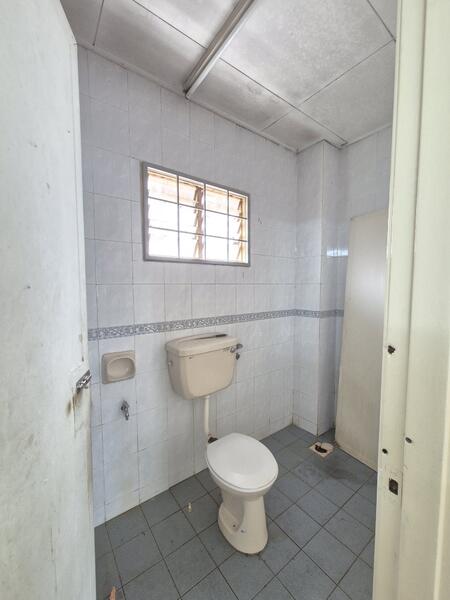 2-storey Terraced House for Sale in Kota Kemuning (Shah Alam) - SC Tan - Bathroom - PropertyGuru.com.my