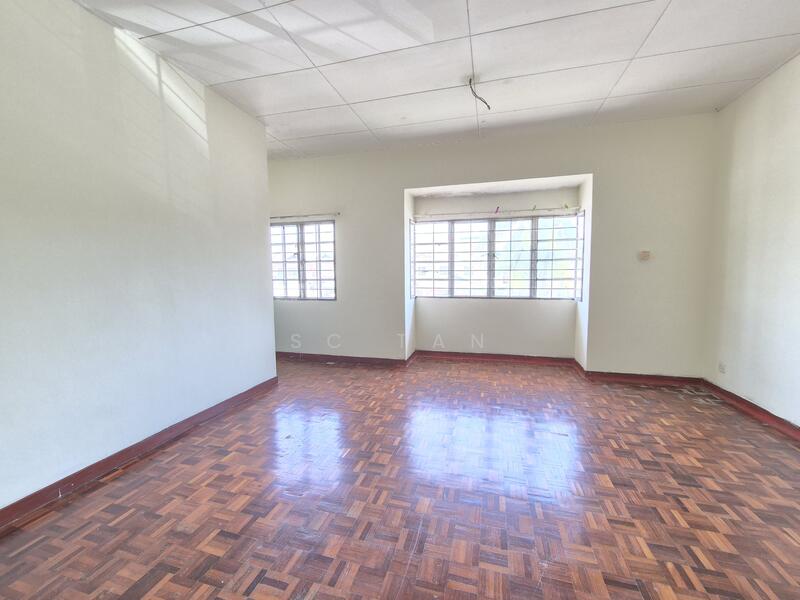 2-storey Terraced House for Sale in Kota Kemuning (Shah Alam) - SC Tan - Living Room - PropertyGuru.com.my