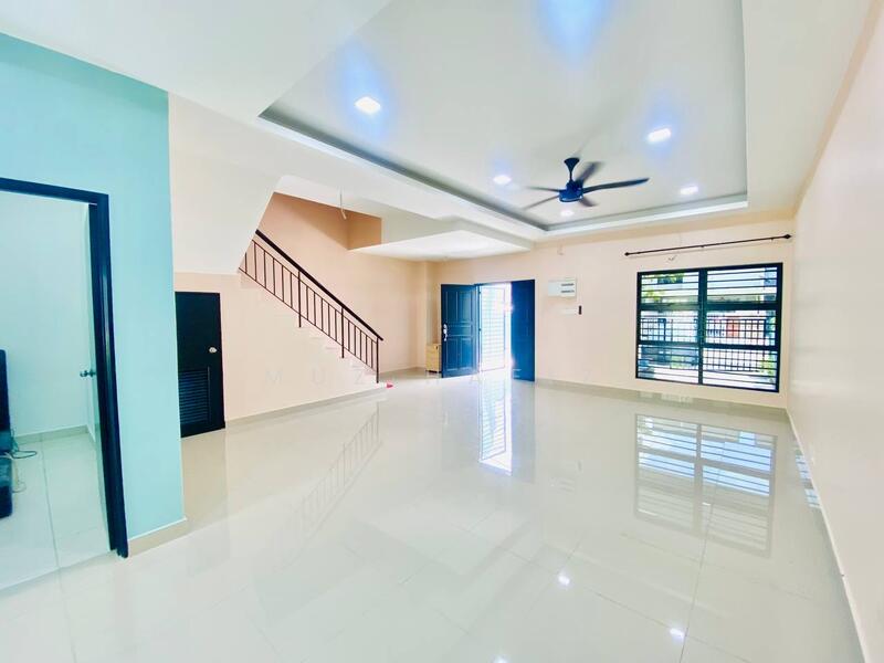 2-storey Terraced House for Sale in Rawang (Selangor) - Muz Hafiz - Living Room - PropertyGuru.com.my