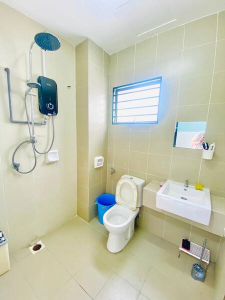 2-storey Terraced House for Sale in Rawang (Selangor) - Muz Hafiz - Bathroom - PropertyGuru.com.my