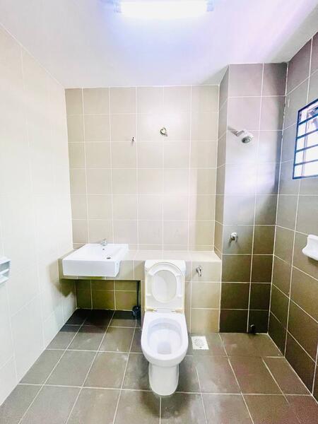 2-storey Terraced House for Sale in Rawang (Selangor) - Muz Hafiz - Bathroom - PropertyGuru.com.my