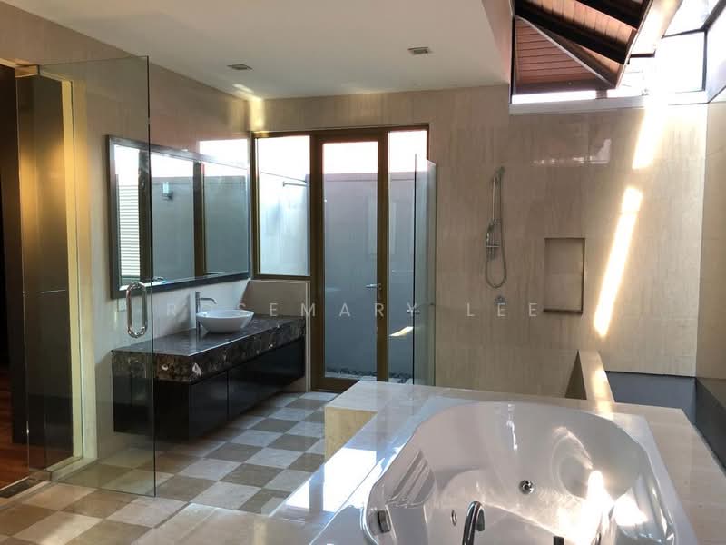 Semi-Detached House for Sale in Duta Tropika (Batu) - Rosemary Lee - Bathroom - PropertyGuru.com.my