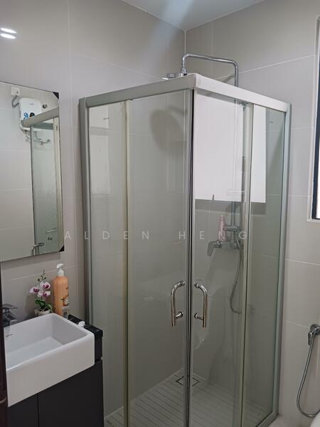 Bay Point @ Country Garden Danga Bay untuk Untuk Disewa - RM 2,200 /bulan, Apr 2026 - Bathroom - PropertyGuru.com.my