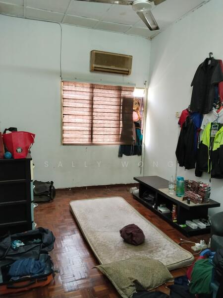 2-storey Terraced House for Sale in Taman Universiti Indah (Seri Kembangan) - Sally Wong - Bedroom - PropertyGuru.com.my
