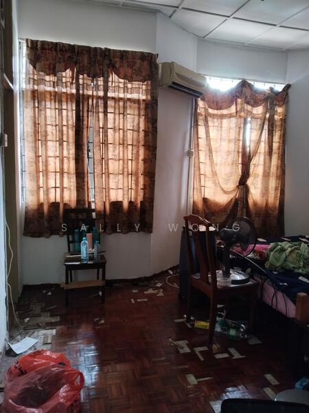 2-storey Terraced House for Sale in Taman Universiti Indah (Seri Kembangan) - Sally Wong - Bedroom - PropertyGuru.com.my