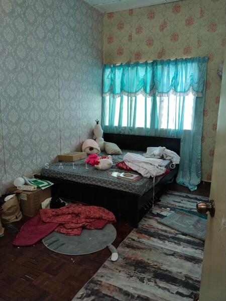 2-storey Terraced House for Sale in Taman Universiti Indah (Seri Kembangan) - Sally Wong - Bedroom - PropertyGuru.com.my