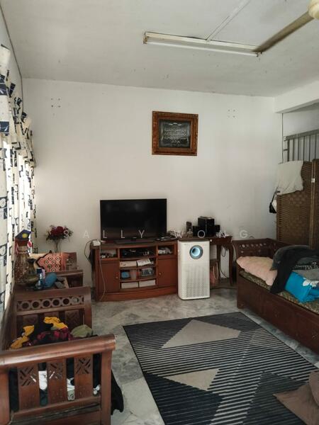 2-storey Terraced House for Sale in Taman Universiti Indah (Seri Kembangan) - Sally Wong - Living Room - PropertyGuru.com.my