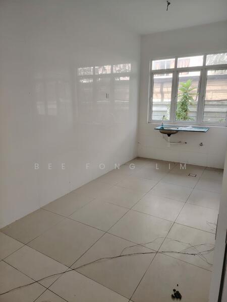 Amverton Hills @ Sungai Buloh untuk Untuk Dijual - RM 1,300,000, Feb 2026 - Kitchen - PropertyGuru.com.my