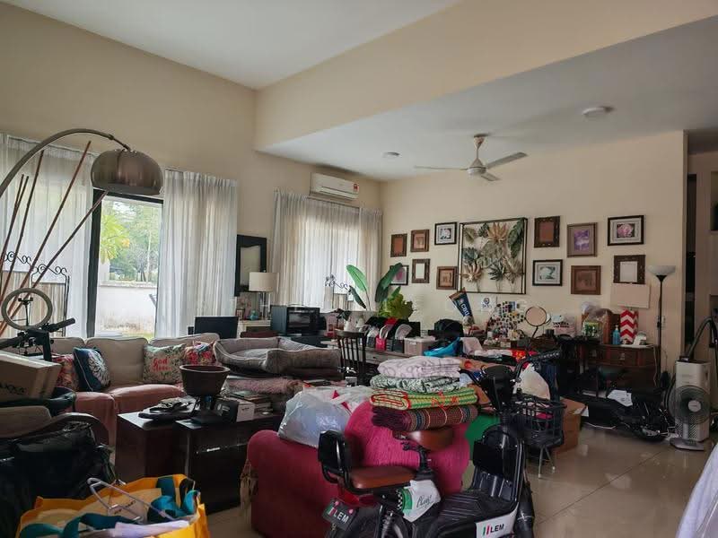 Rumah Teres 2-Tingkat untuk Dijual di Telok Panglima Garang (Selangor) - Esther Leong - Living Room - PropertyGuru.com.my
