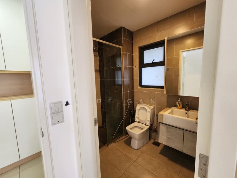 Kondominium untuk Disewa di Lakeville Residence - Jade Gan - Bathroom - PropertyGuru.com.my