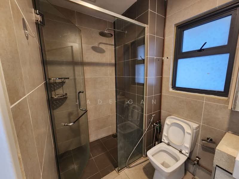 Kondominium untuk Disewa di Lakeville Residence - Jade Gan - Bathroom - PropertyGuru.com.my