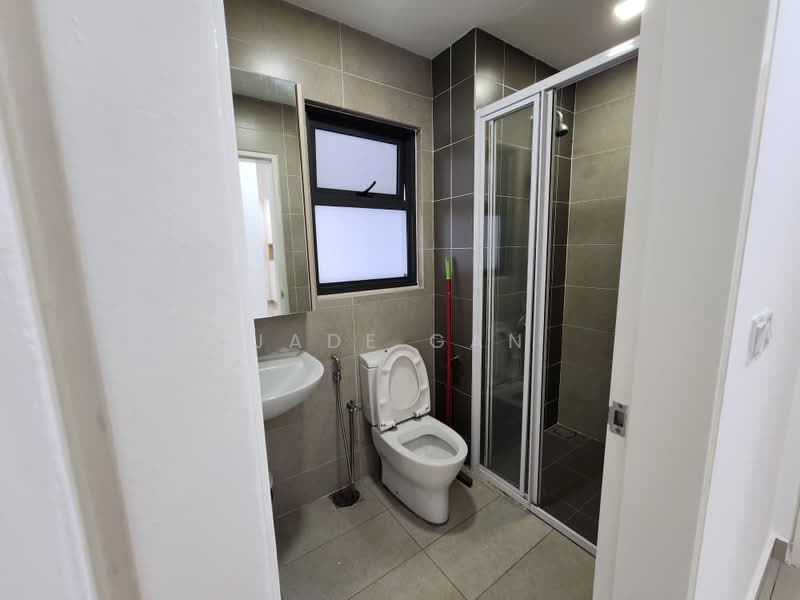 Kondominium untuk Disewa di Lakeville Residence - Jade Gan - Bathroom - PropertyGuru.com.my