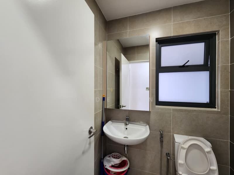 Kondominium untuk Disewa di Lakeville Residence - Jade Gan - Bathroom - PropertyGuru.com.my