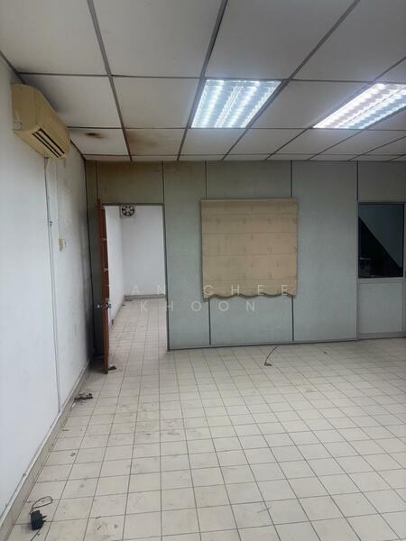 Shop / Office for Rent in Kampung Kenangan Dato Onn (Batu Pahat) - Tan Chee Khoon - Interior - PropertyGuru.com.my