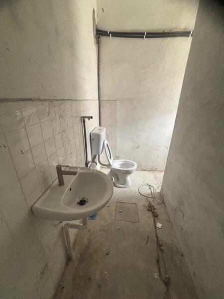 Shop / Office for Rent in Kampung Kenangan Dato Onn (Batu Pahat) - Tan Chee Khoon - Bathroom - PropertyGuru.com.my