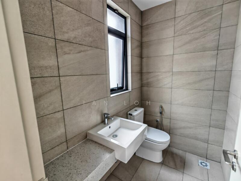 Semi-Detached House for Sale in Kajang (Selangor) - Ian Loh - Bathroom - PropertyGuru.com.my