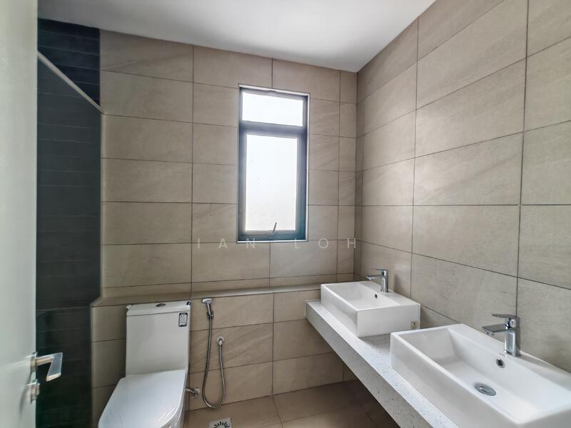 Semi-Detached House for Sale in Kajang (Selangor) - Ian Loh - Bathroom - PropertyGuru.com.my