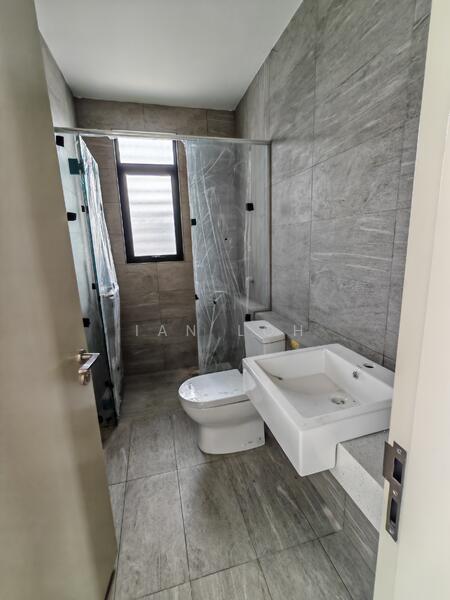 Bungalow for Sale in Kajang (Selangor) - Ian Loh - Bathroom - PropertyGuru.com.my