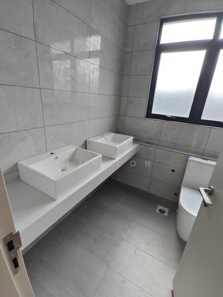 Bungalow for Sale in Kajang (Selangor) - Ian Loh - Bathroom - PropertyGuru.com.my