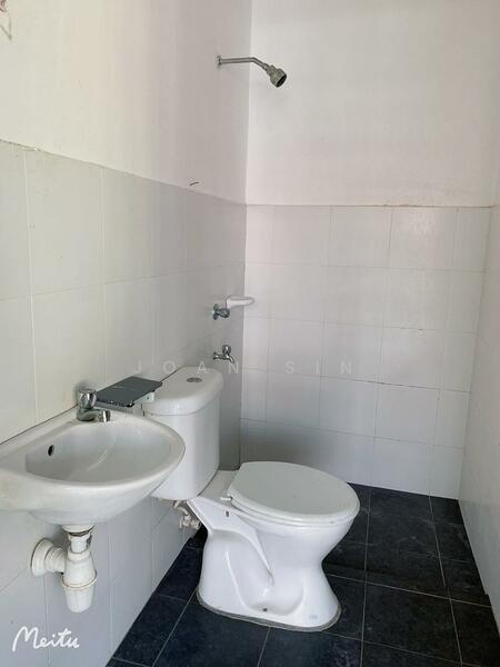 2-storey Terraced House for Sale in Taman Scientex Senai (Senai) - Joan Sin - Bathroom - PropertyGuru.com.my