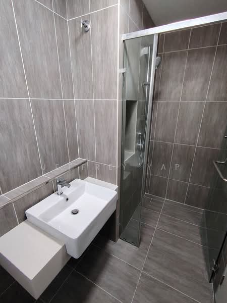 Kediaman Servis untuk Disewa di The Pulse Residence - Jeffrey Yap - Bathroom - PropertyGuru.com.my