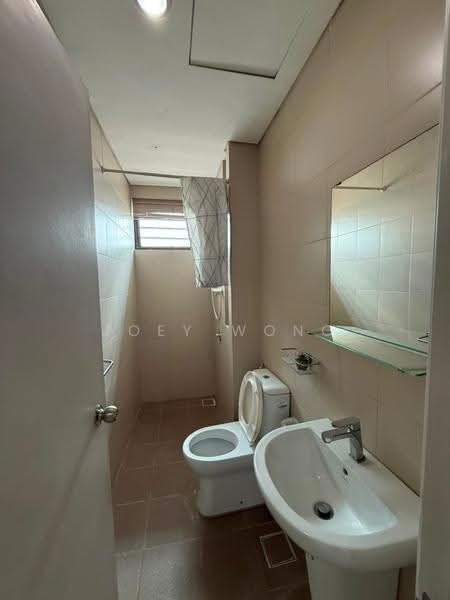 Kediaman Servis untuk Dijual di i-SOHO @ i-City - Joey Wong - Bathroom - PropertyGuru.com.my