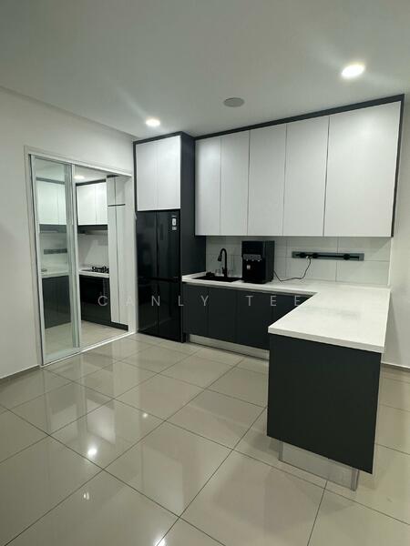 Gravit8, Klang untuk Untuk Dijual - RM 700,000, Feb 2026 - Kitchen - PropertyGuru.com.my