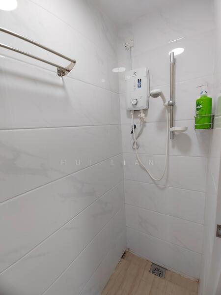 Kediaman Servis untuk Disewa di Country Garden Central Park - Hui Lian - Bathroom - PropertyGuru.com.my
