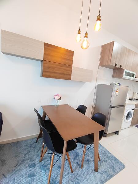 Kediaman Servis untuk Disewa di Country Garden Central Park - Hui Lian - Dining Room - PropertyGuru.com.my